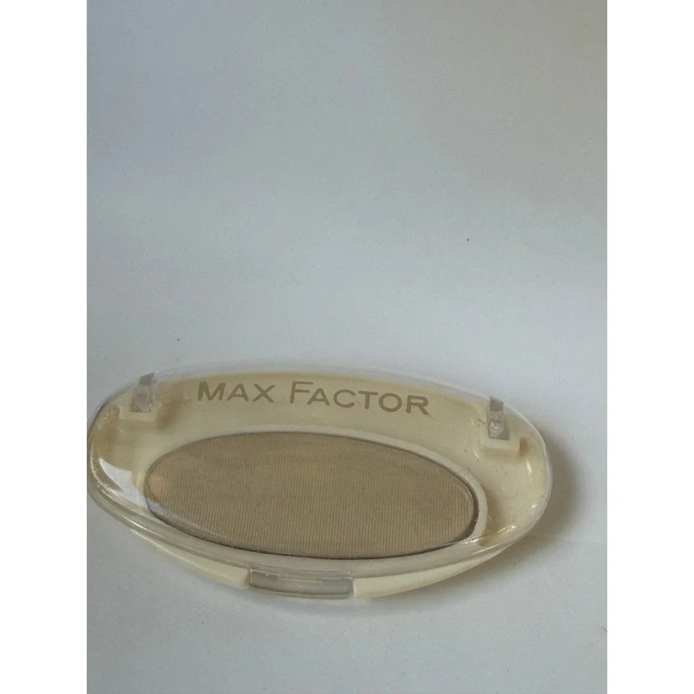 Max Factor Vintage Maxi-Rich Eye Shadow Creamy Vanilla 18 .11 oz Made in USA